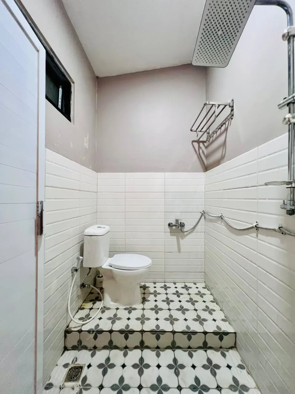 Villa Mawar: kamar mandi